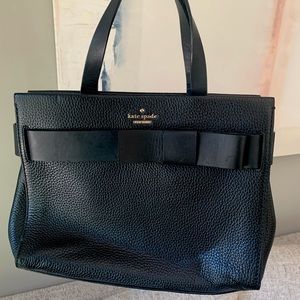 Adorable black kate spade purse🎀
